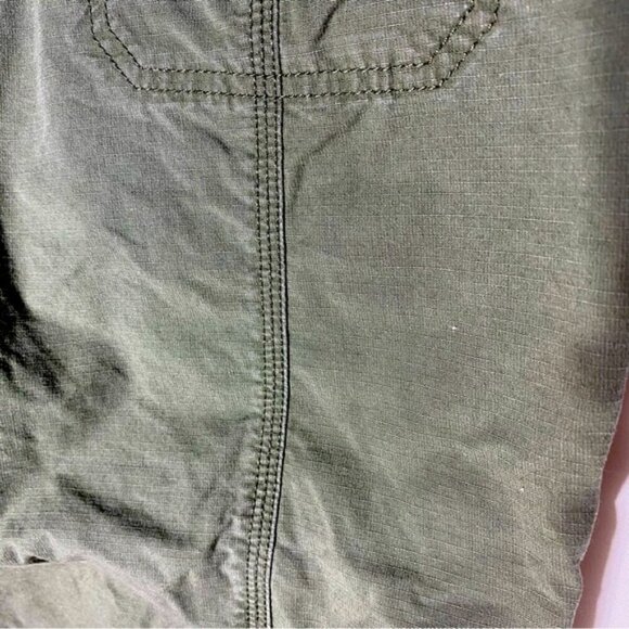 Eddie Bauer Mercer Fit Green Cargo Capri Pants 8 - Picture 8 of 16
